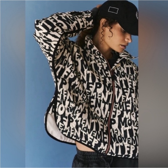NEW Free People FP Movement Pippa Packable Puffer Logo Jacket! Size XS Oversized - Picture 1 of 5